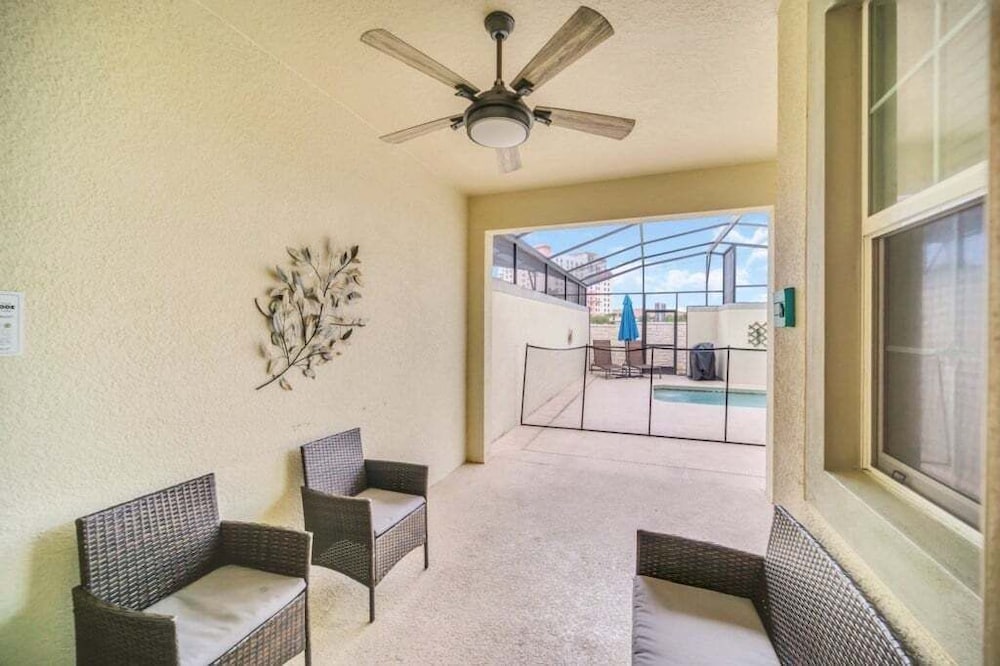 Beautiful Paradise Palms Retreat 4 Bedroom Townhouse