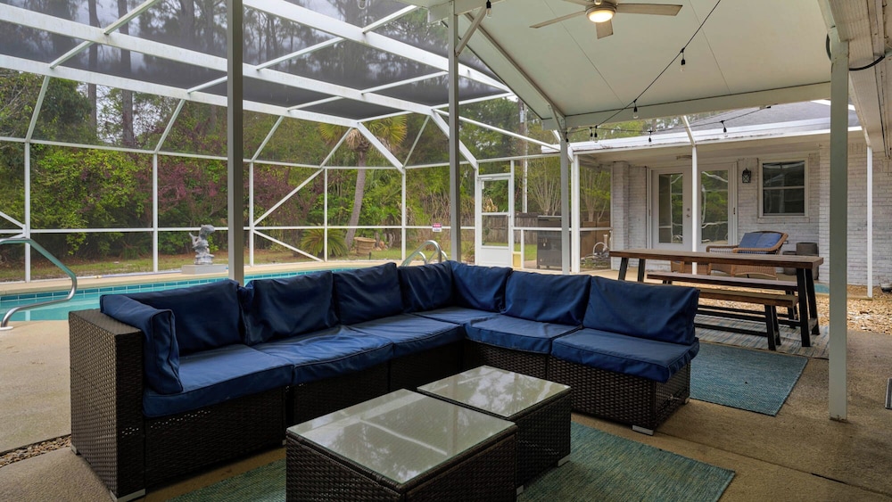 Spacious Retreat w/ Private Pool, Spa, Fireplace + Attraction Tickets!