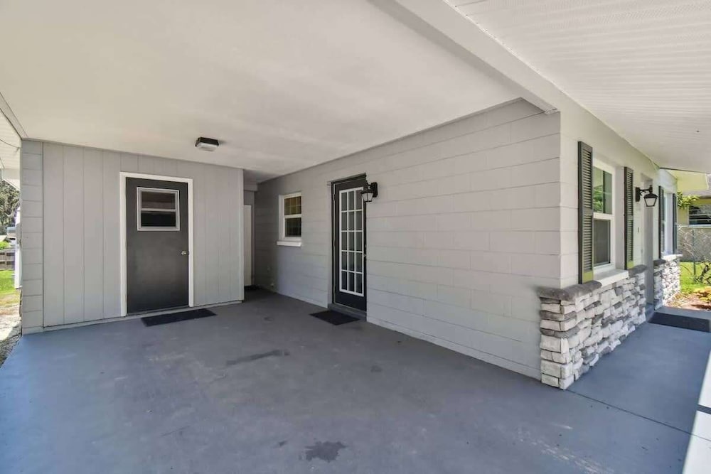 Comfortable Home in Dade City!