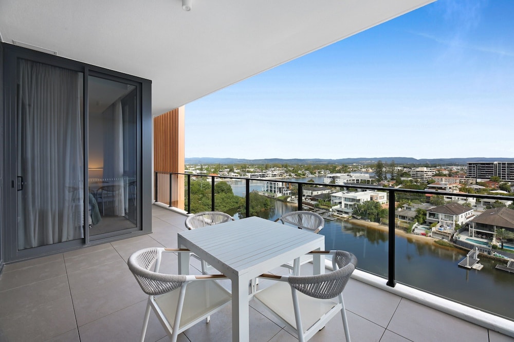 Surfers Paradise 2-bed Flat With Luxury Amenities