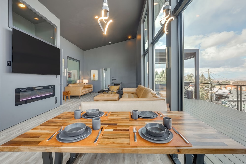 Modern Mtn-view Retreat, 18 Mi to Zion North