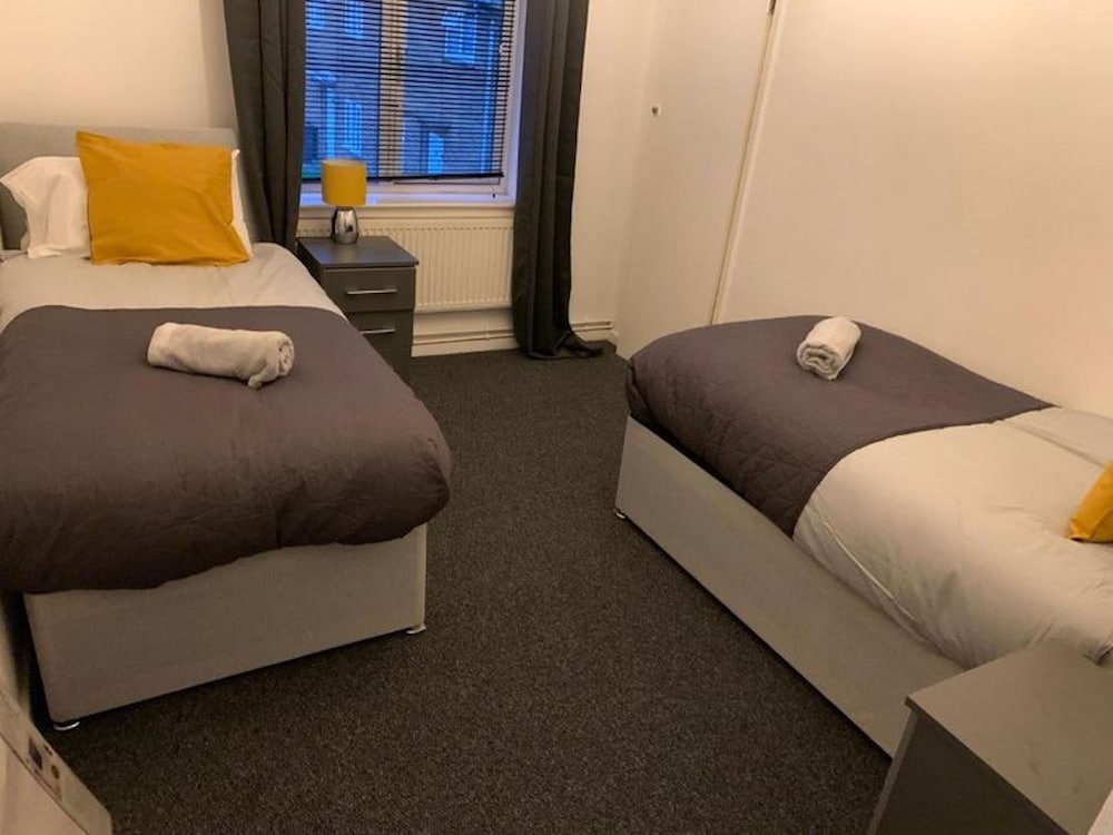 Eastfield Mews by Wv1 Stays 3 Beds up to 5 Guests view 2
