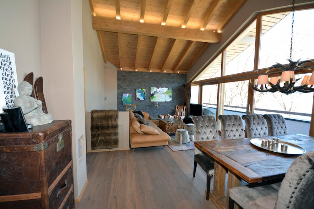 Zell City Exclusive Lodges - Penthouse Mandalisa