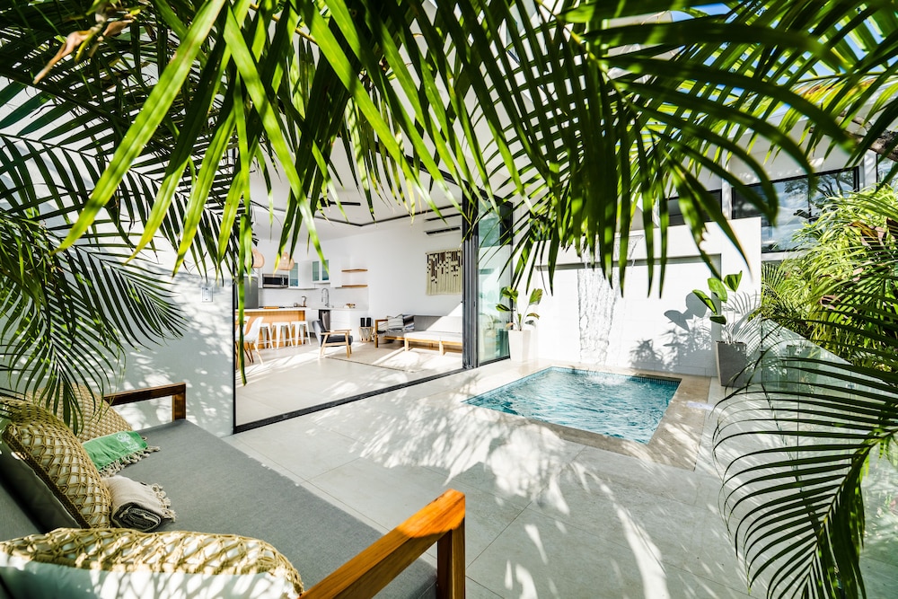 The mVillas with Exclusive Beach Club Access - Property Image 9