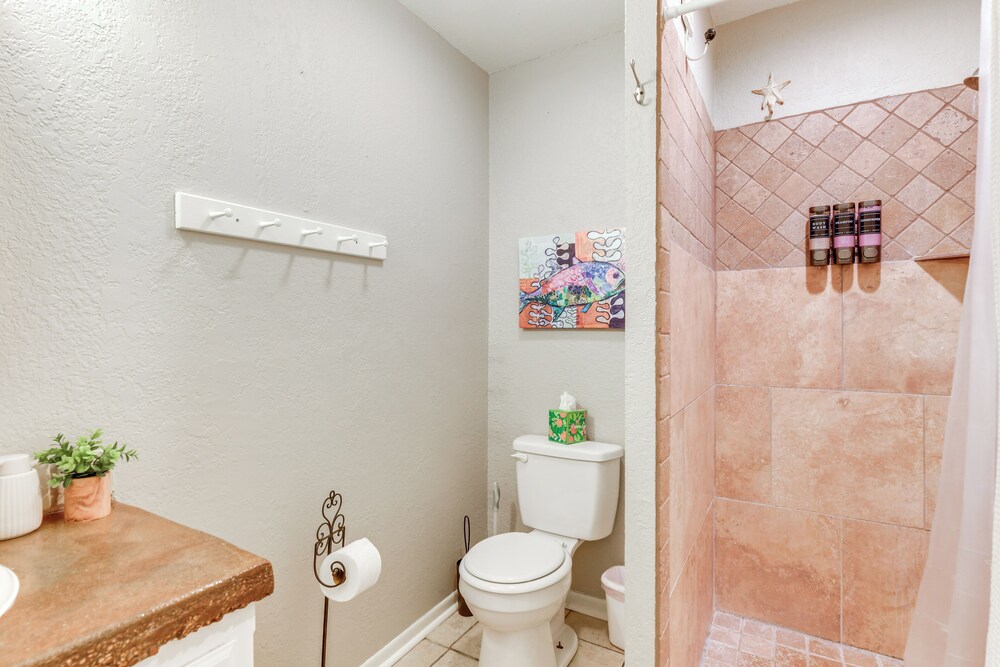 Balcony, Pool & Beach Access: Port Aransas Condo!