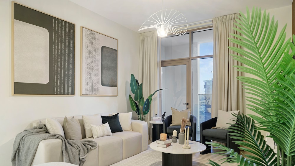 2BR w Canal & Burj View Near Dubai Mall