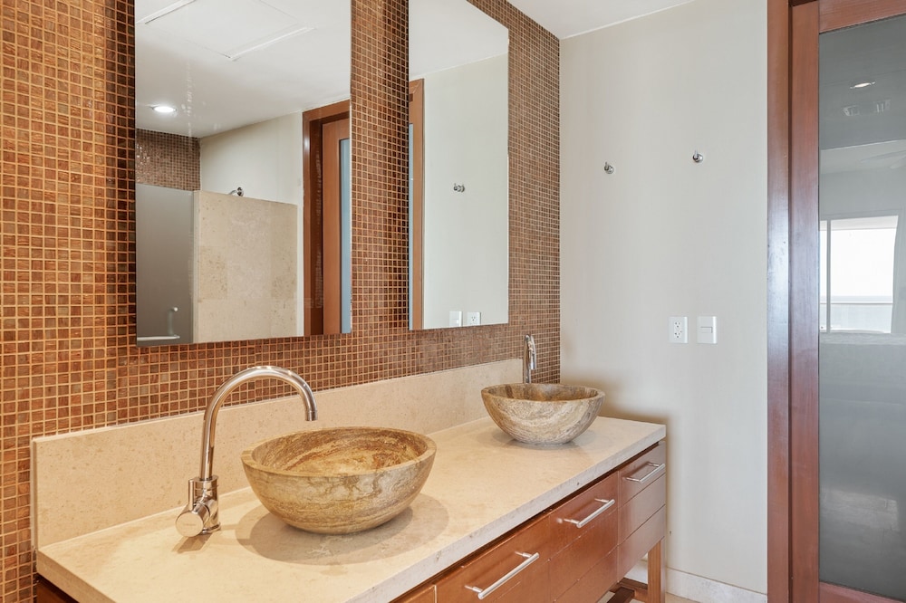 Encanto Living 0603 -3BR by Kivoya