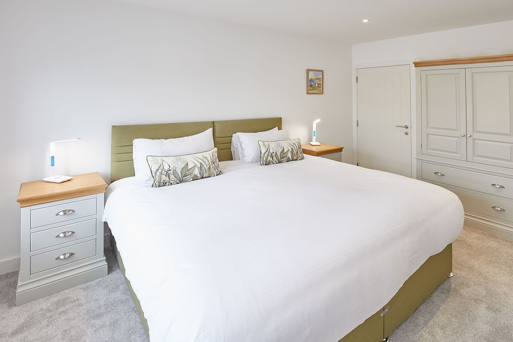 Host Stay Even Keel view 5