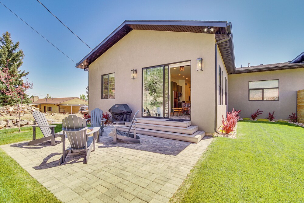 Walk to Southern Utah Campus: Home w/ Fire Pit