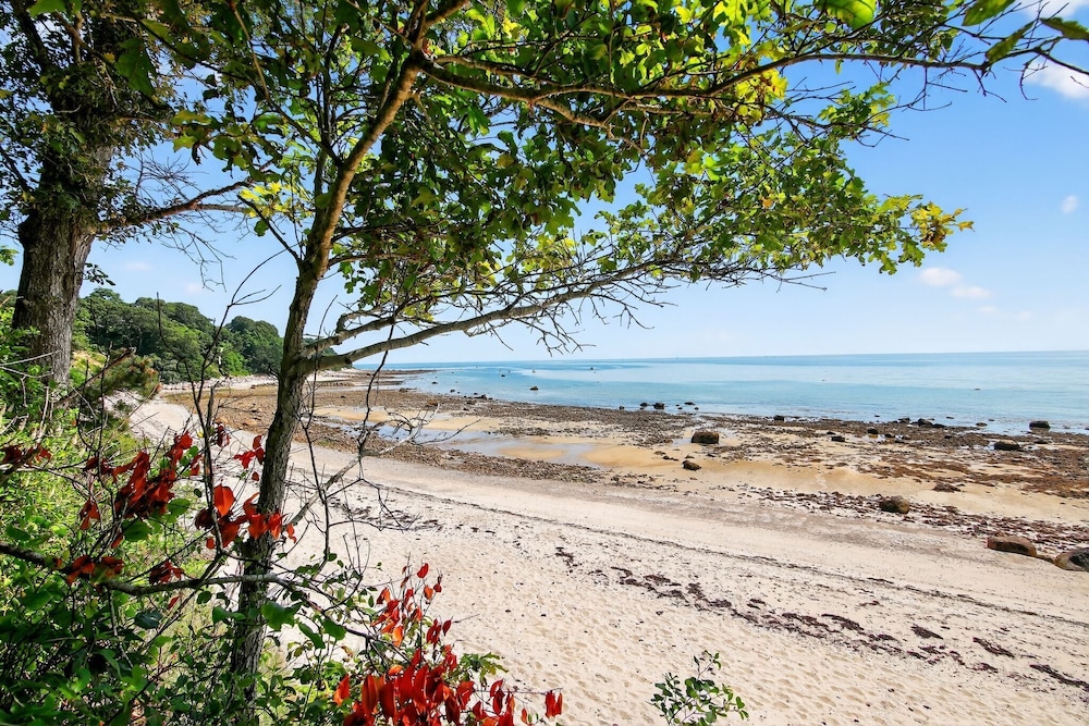 Ocean Views & Private Beach 3br Nature Escape 3 Bedroom Villa