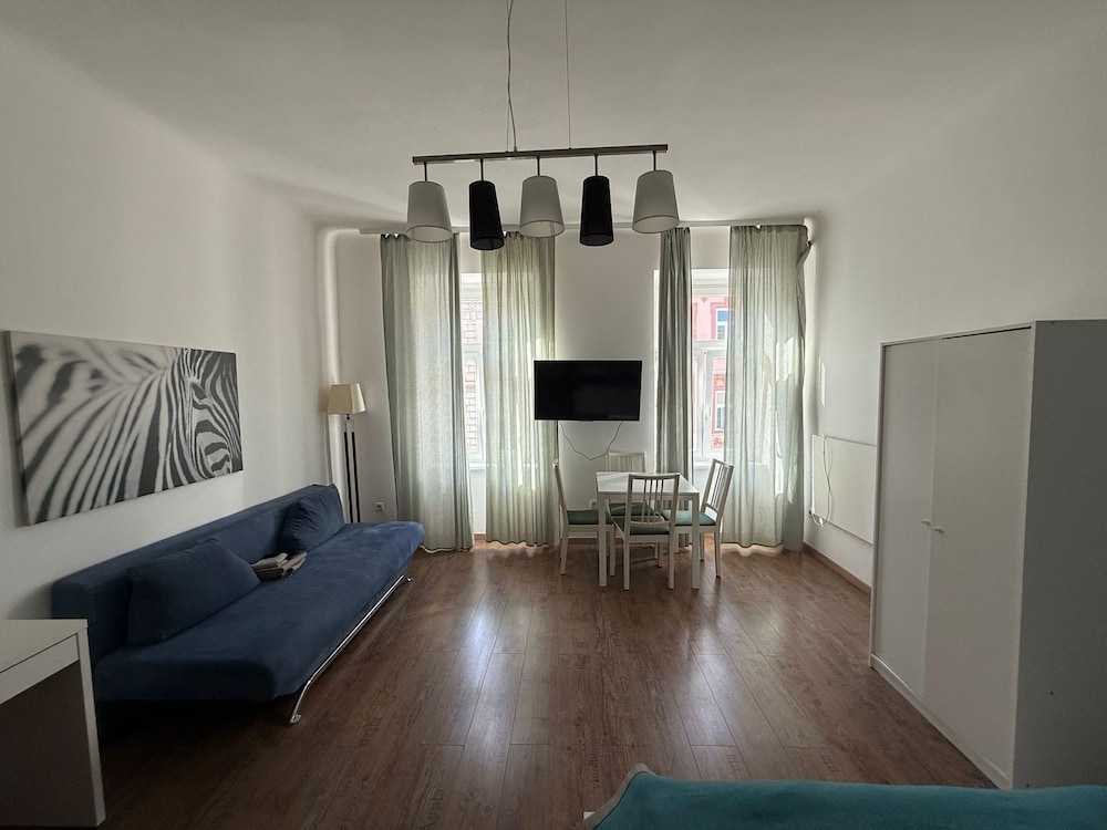1BR Apt Budget Stay by Westbahnhof