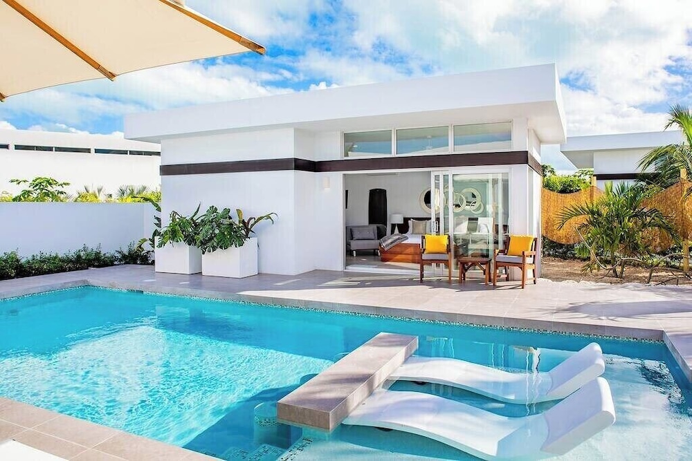 New Seaside Vacation Villa With Hotel Amenities v9