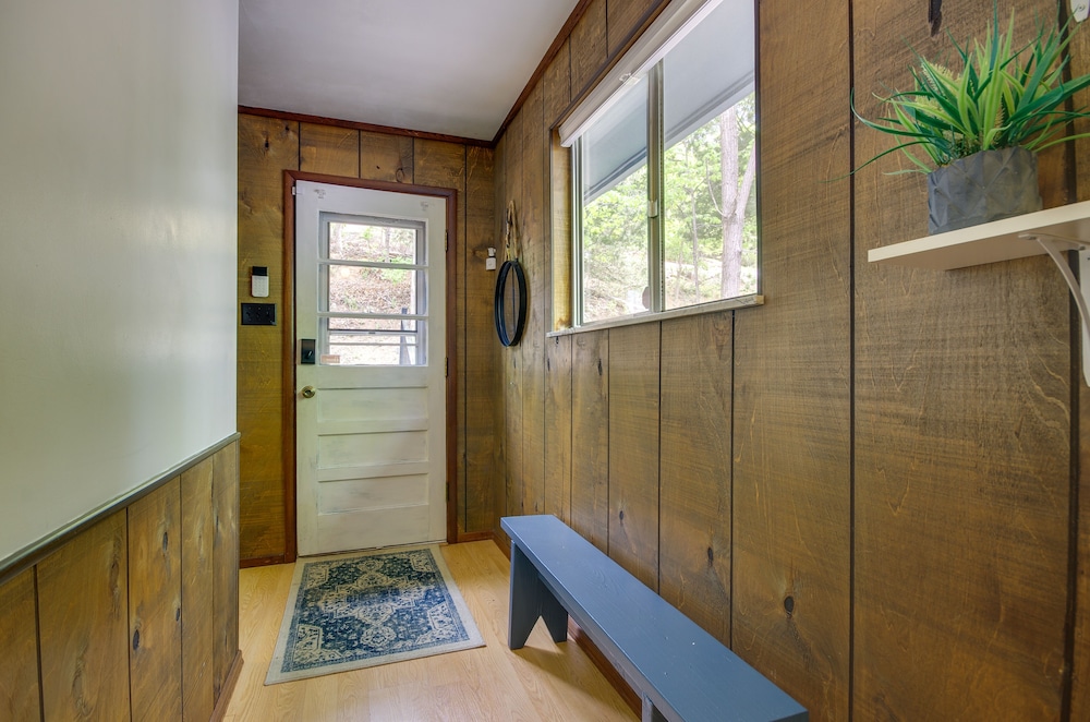 Private Dock: Waterfront Gem on Lake of the Ozarks view 3