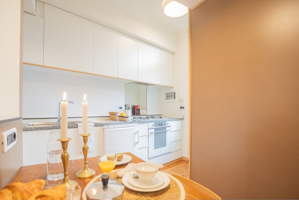 Viav by Rent All Como