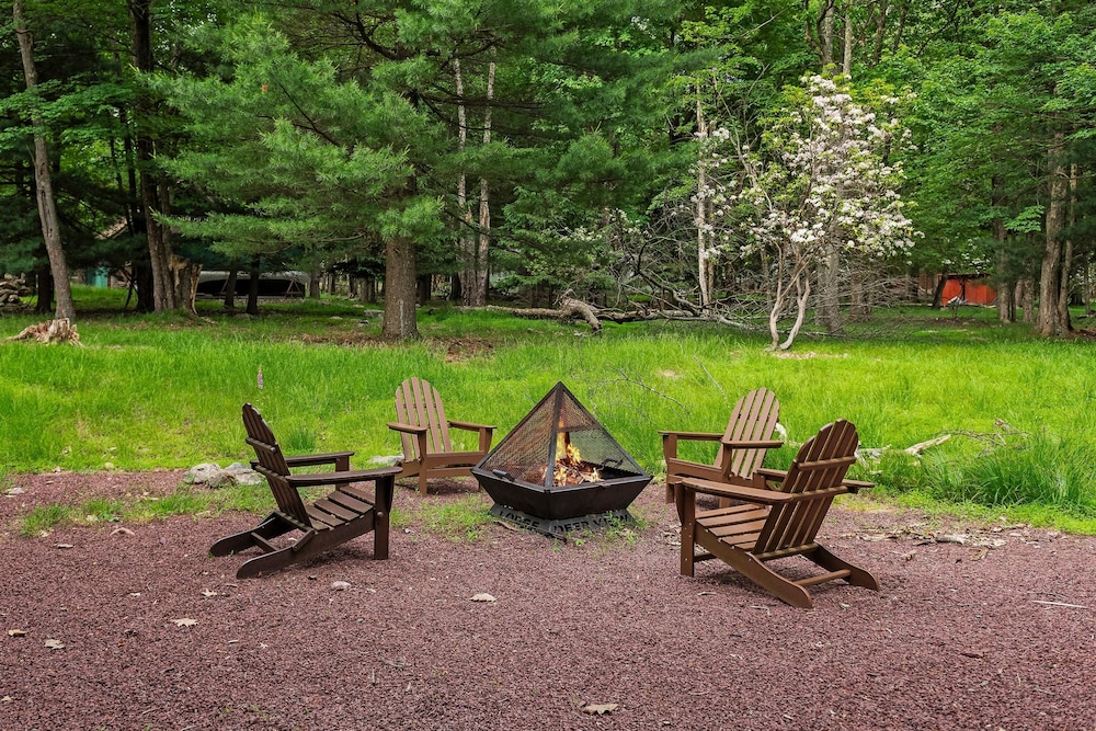 Bear Paw Lodge by Avantstay Hot Tub Deck Fire Pit