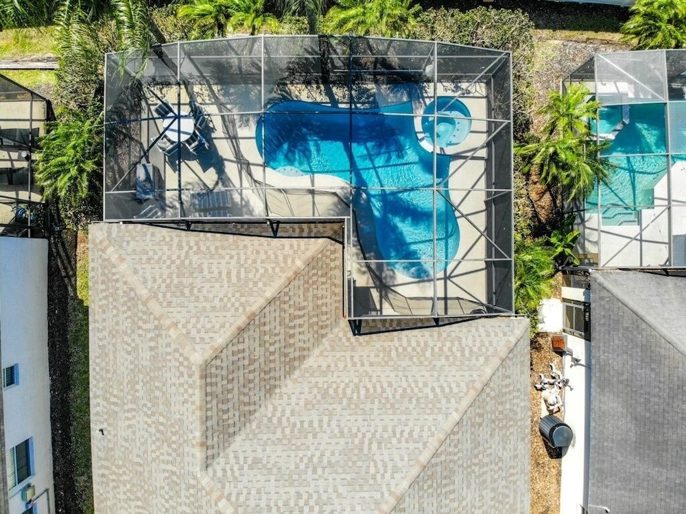 Spacious 5br Home W/ Private Pool+spa In Scenic Davenport Location 5 Bedroom Villa