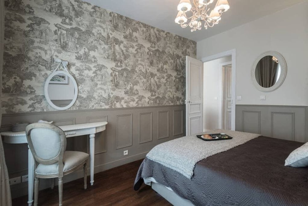 Le Triomphe Elysees - Ternes