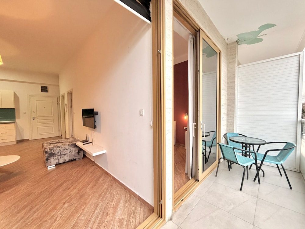 Orange Central Suites