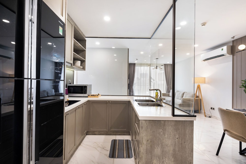 2BR Luxury in District 7