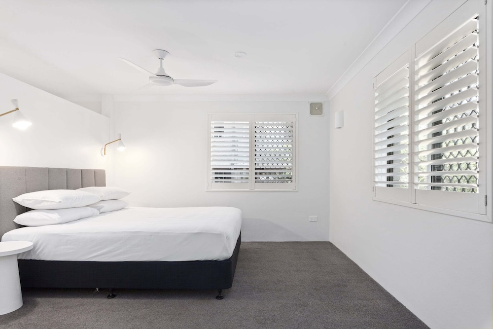 Stylish 3-bed Newport Stay With Balcony