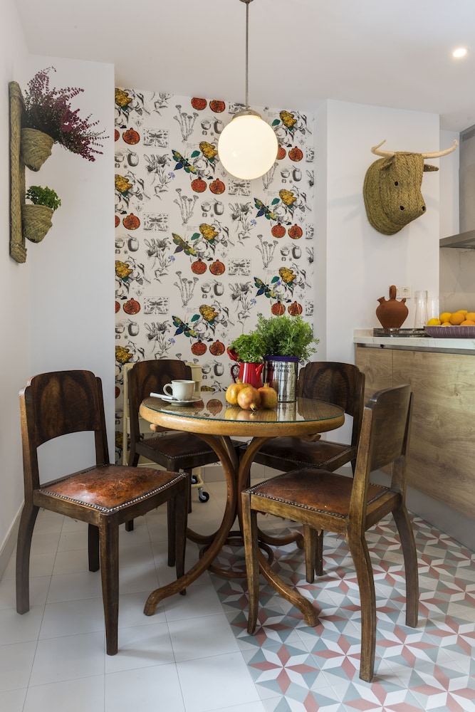Genteel Home Romanilla view 5