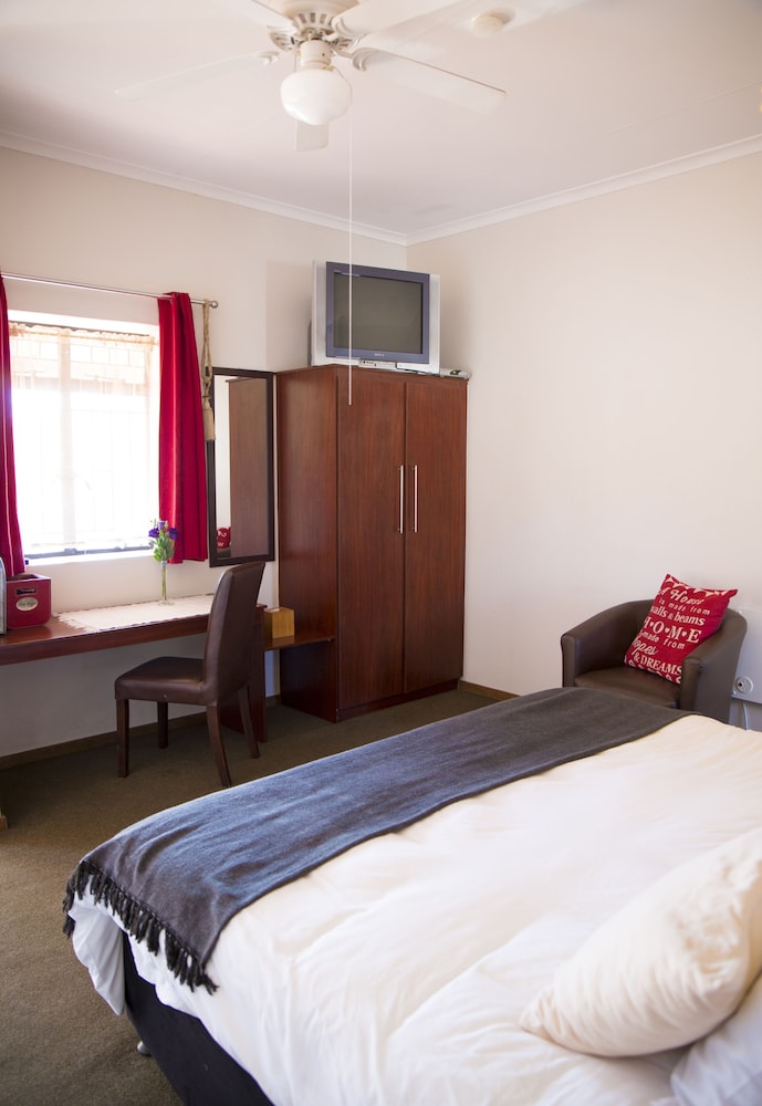 Ons Dorpshuis Guest House