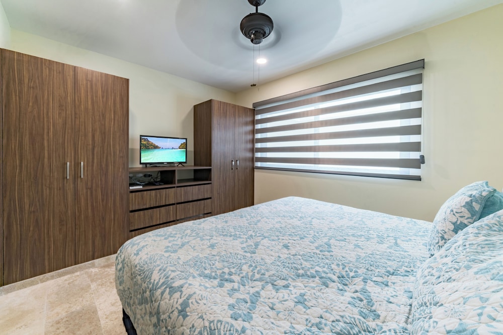 1 Bedroom Condo Pool & Gym - Veranto 210
