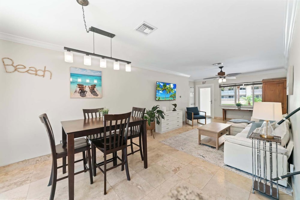 Ocean House - For 4!