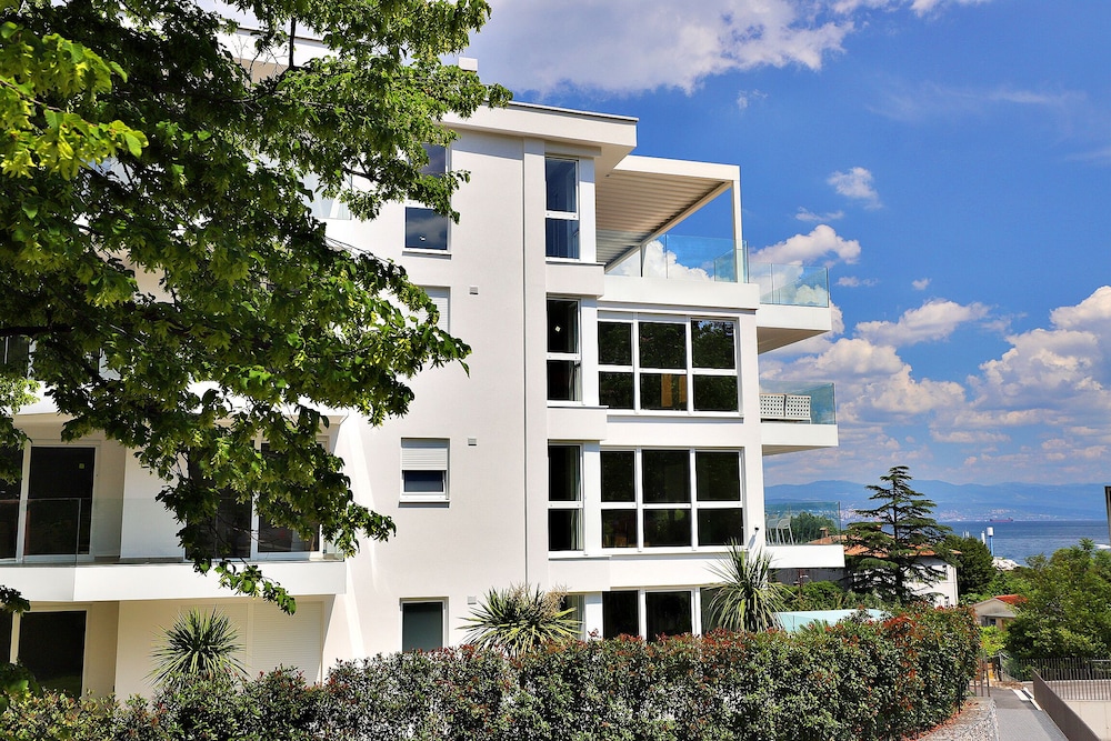 Designed Apartment with Swimming Pool
