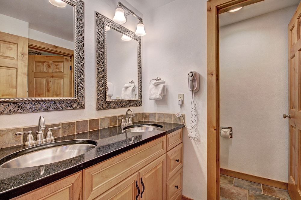 Ski-in/ski-out Studio W/snowy Alpine Views - Walk To Main St Studio Bedroom Condo by RedAwning