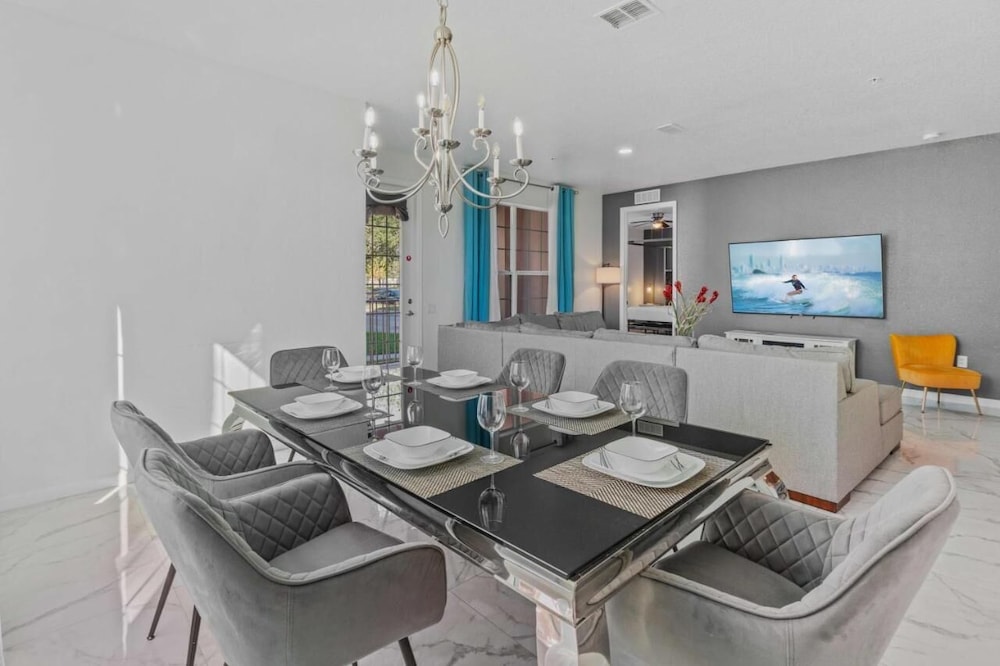 Vista Cay Swanky