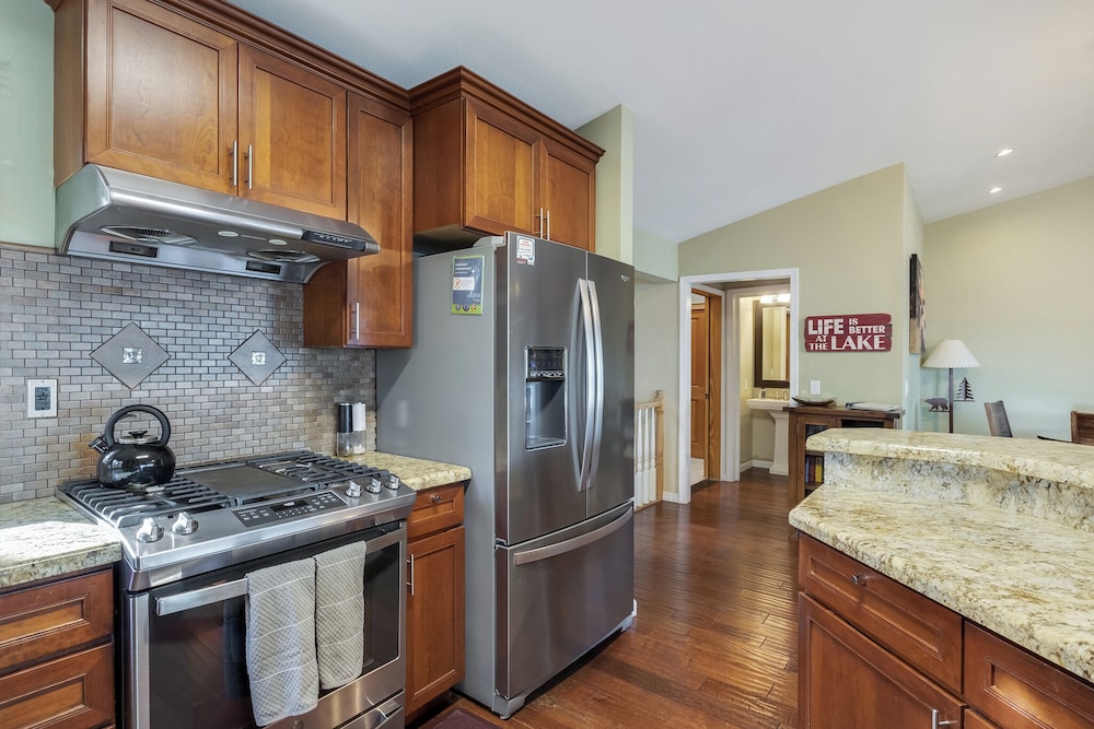 Tahoe Mountain Retreat Sleeps 12!