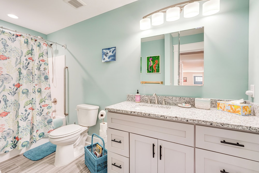 1 Mi to Beach: Dog-friendly PCB Home w/ Backyard!