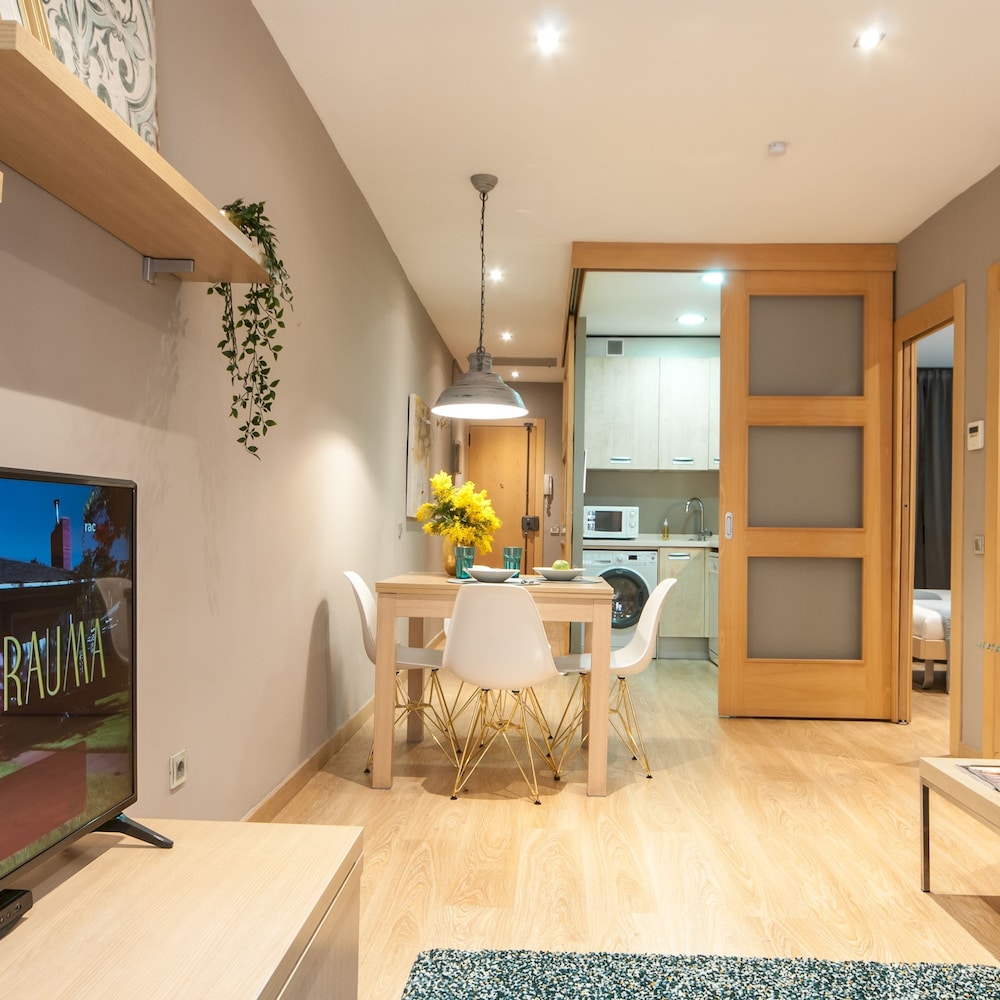 Paseo DE Gracia Modernist Apartment TWO BED TWO Bath By Myrentalhost