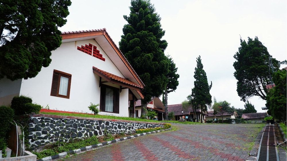 Sangga Buana Villa