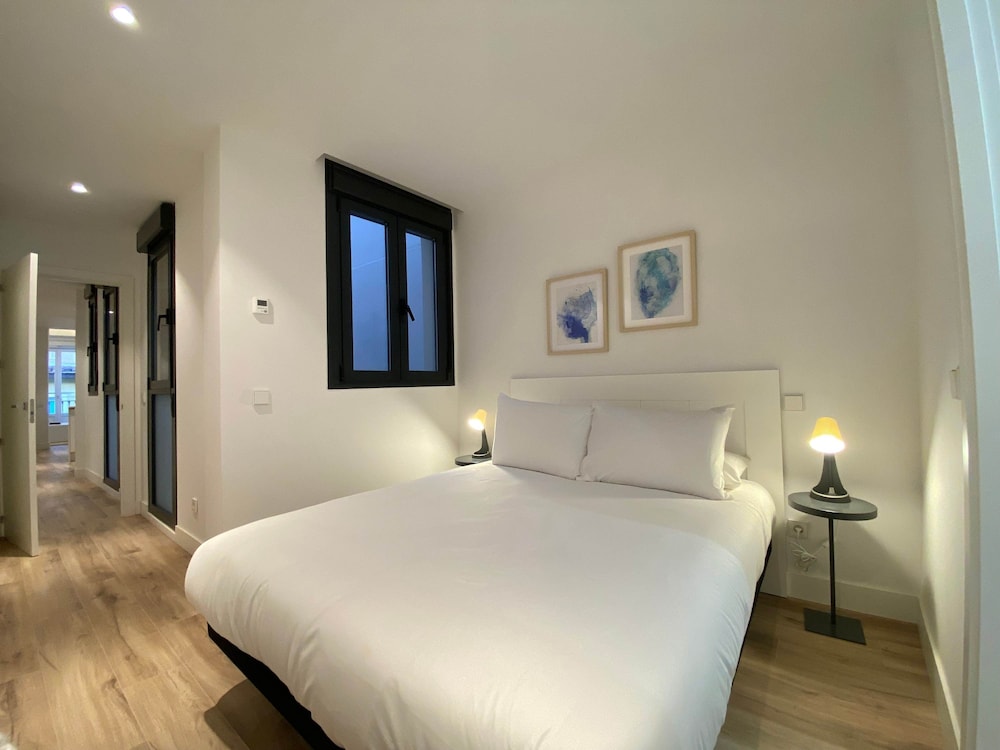 w Majestic 2BR at Palacio Real