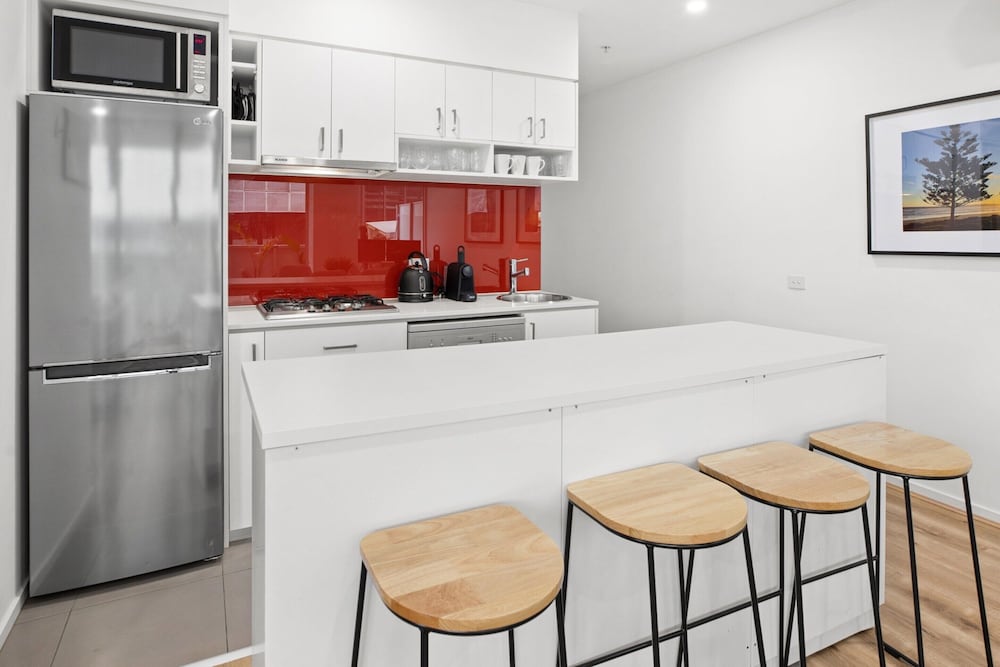 Sleek South Yarra 2-bed With Alfresco Dining