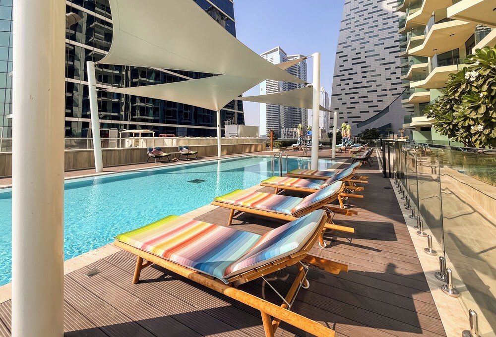 Impressive 2BR Apt with Premium
