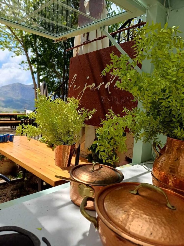 Laklouk 1808 lodge by Hansa