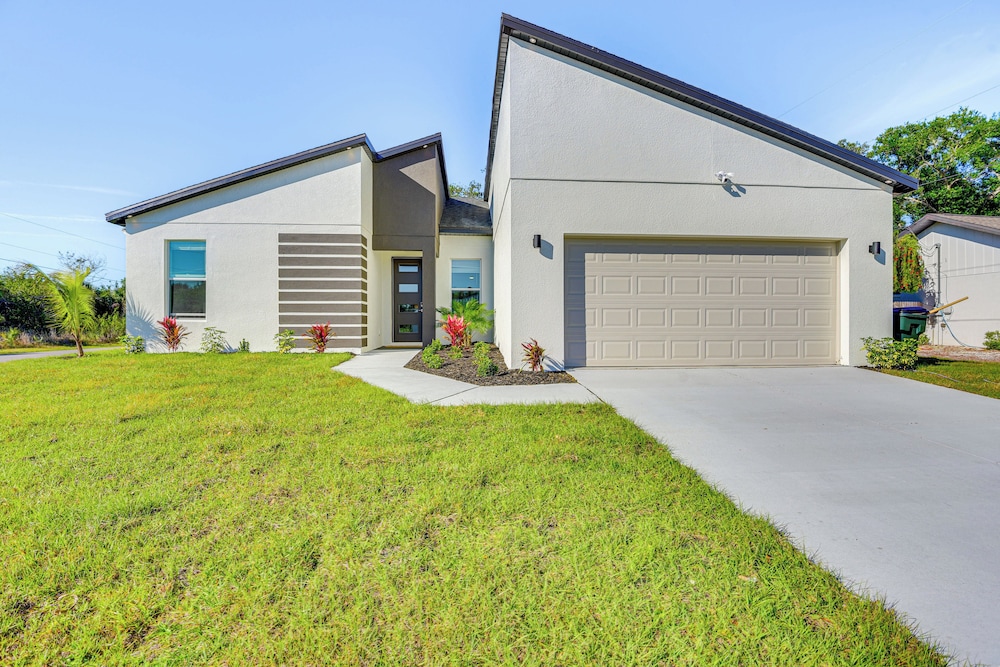 Peaceful Getaway in North Port w/ Spacious Yard