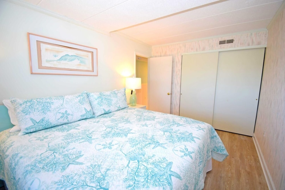 Harbour Island 305l 3 Bedroom Condo by RedAwning view 4