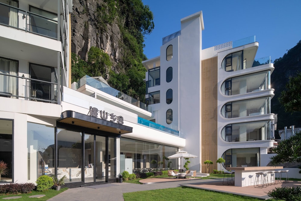 Karst Scenic Hotel