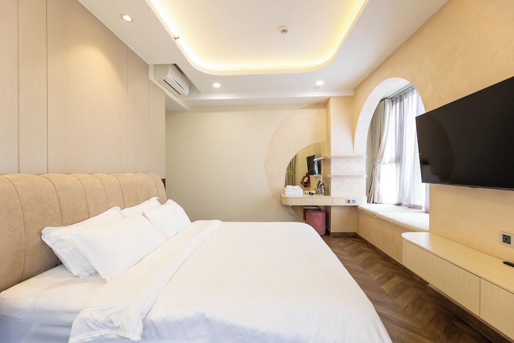 Midtown Premium Apartments