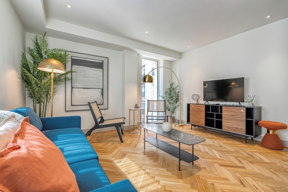 Luxury flats near Big Ben and London Eye