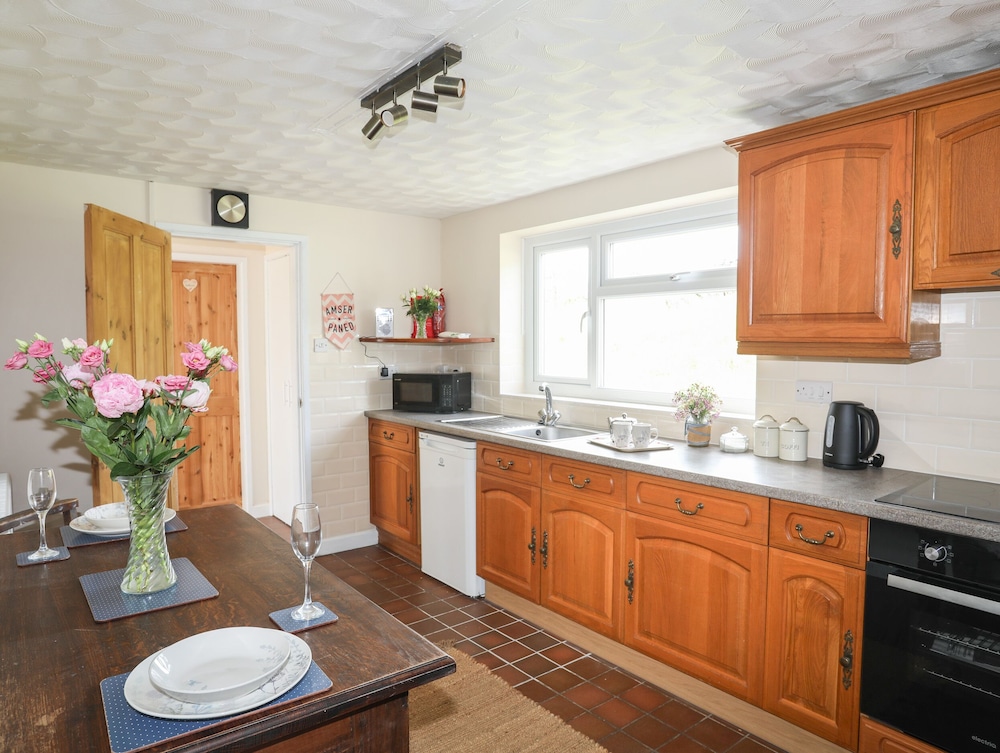 Cwm Ceiliog Annex