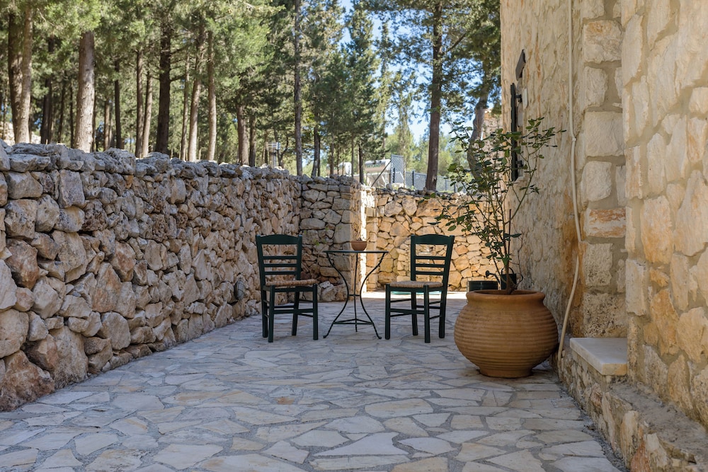 ARESTI MOUNTAIN RESORT view 2