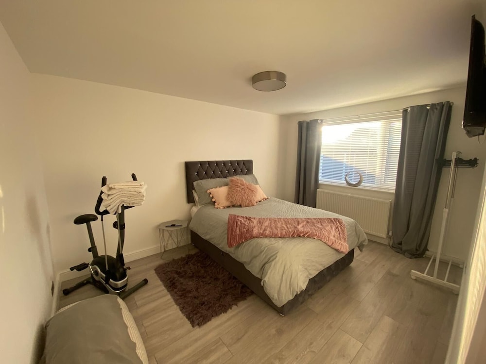 Cozy Coastal Bungalow in Prestatyn view 5