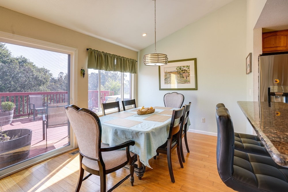 Vallejo Vacations - Vallejo Home w/ Spacious Deck, Hot Tub  Views - Property Image 2