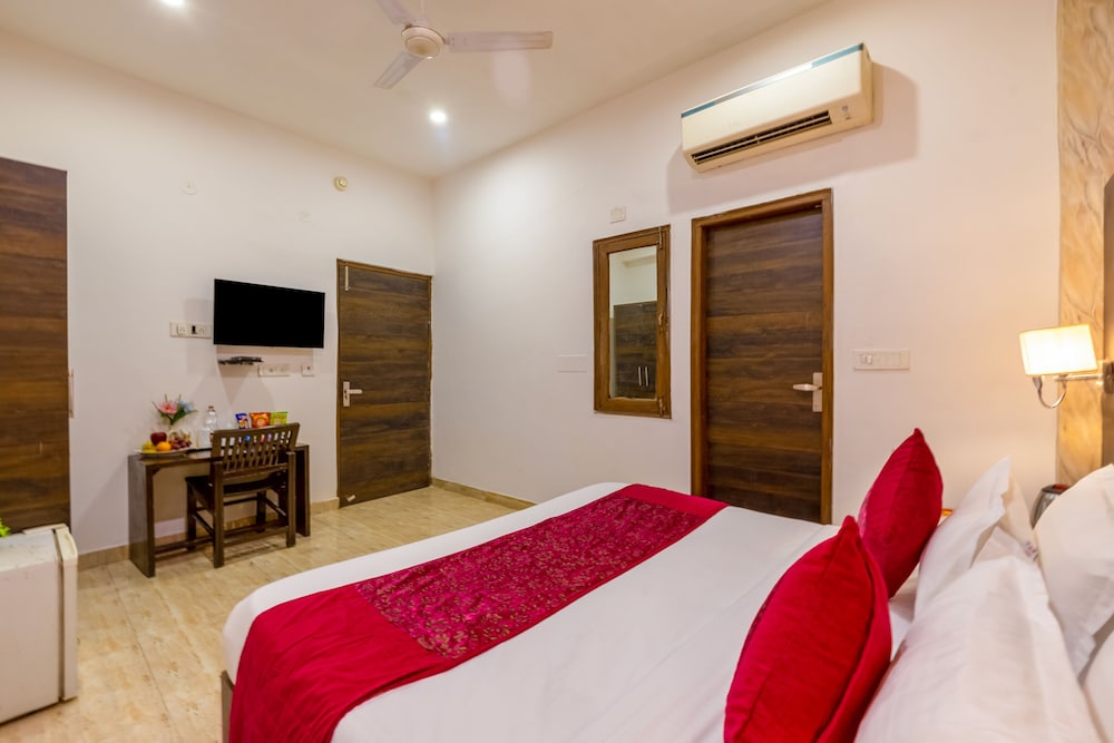 Hotel The Kiara - Complimentary Oneway Airport Transfer