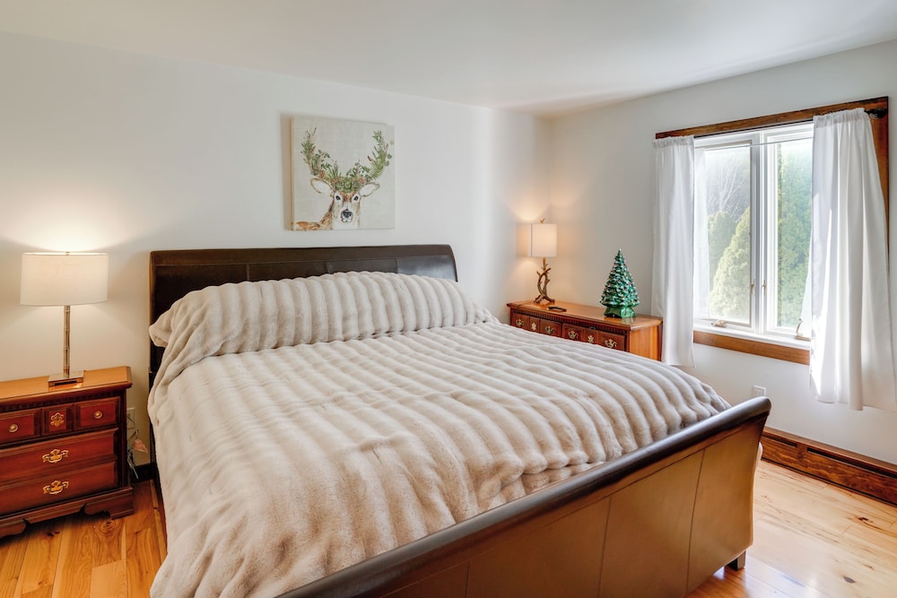3 Mi to Colgate Lake: Mtn-view Home, Deck + Grill!